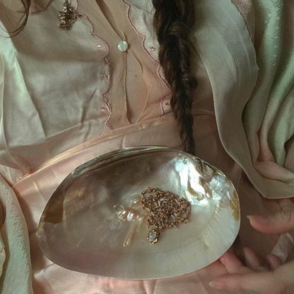 Meet your Posher, Hannah - Picture 3 of 5